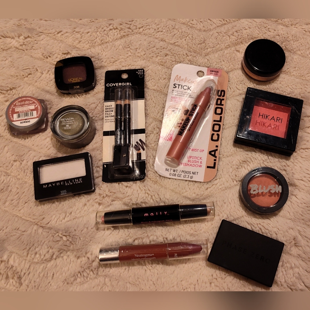 Makeup Bundle (12 Items)